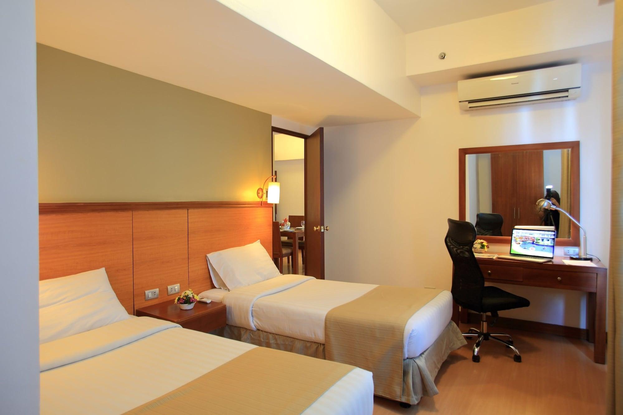 The Malayan Plaza Hotel Pasig City Kültér fotó