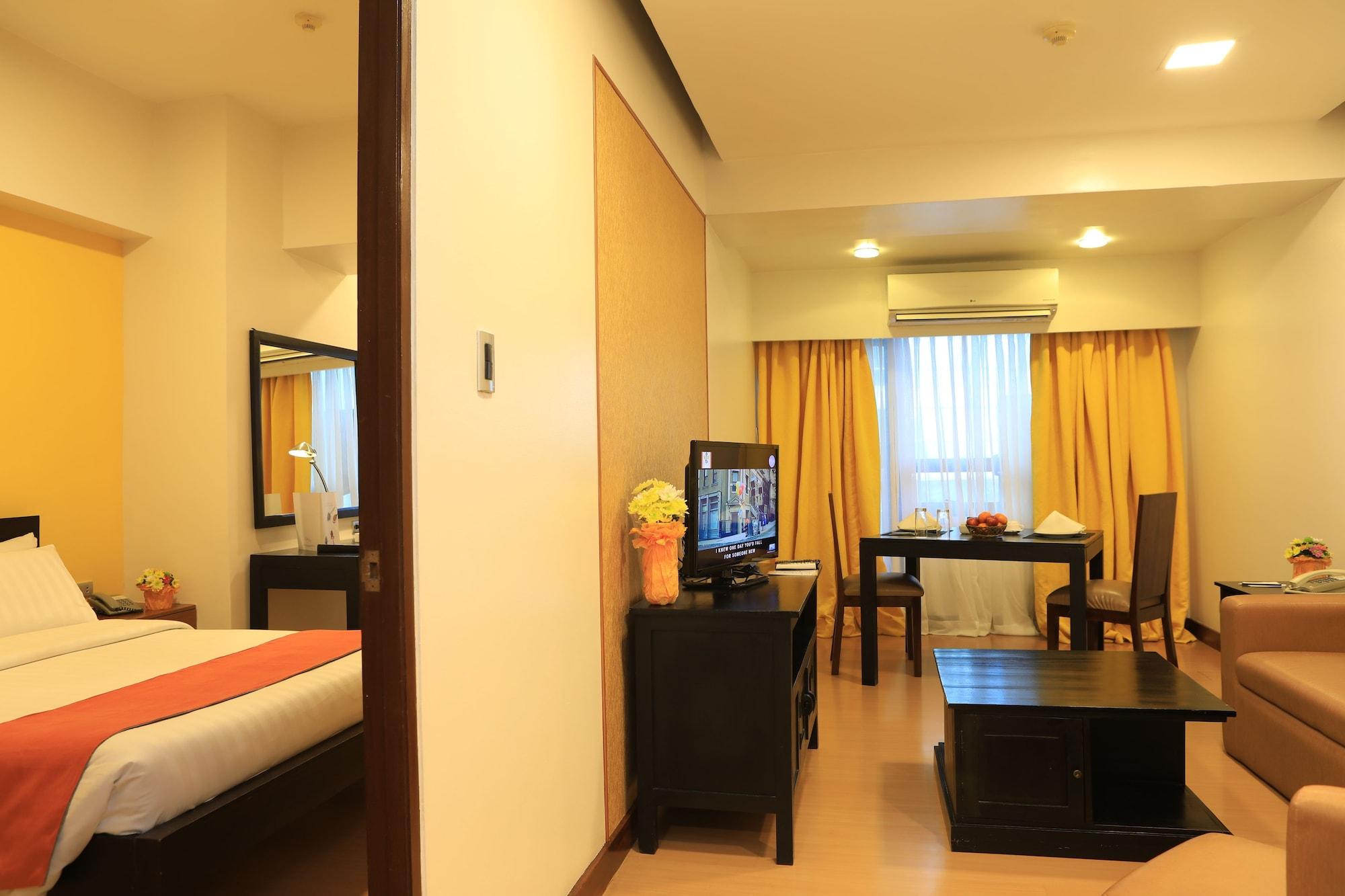 The Malayan Plaza Hotel Pasig City Kültér fotó