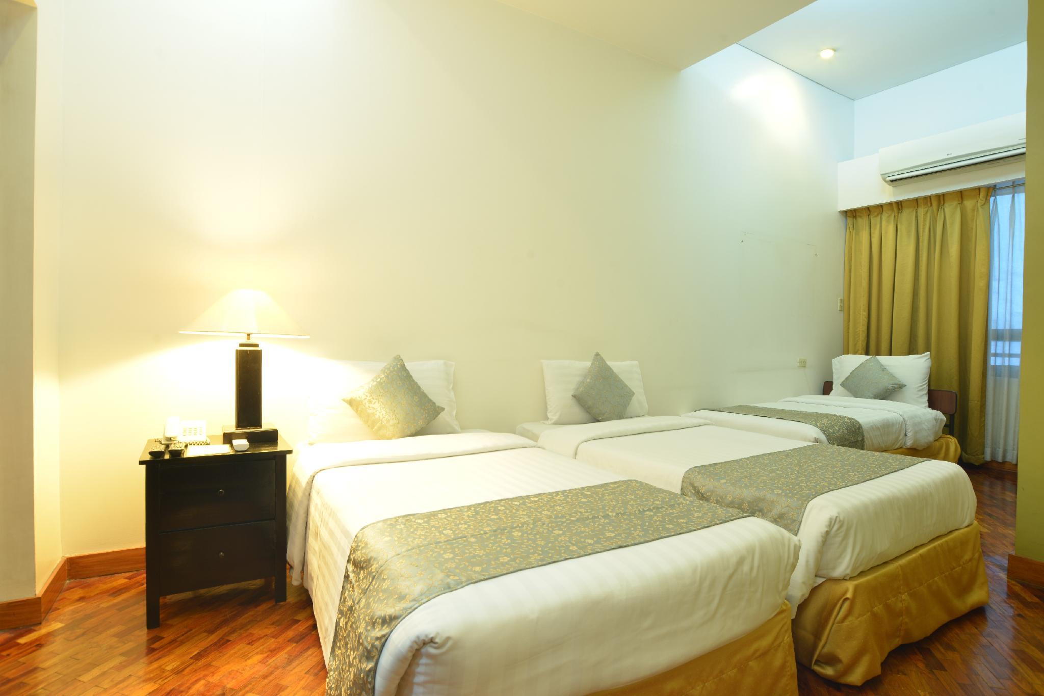 The Malayan Plaza Hotel Pasig City Kültér fotó