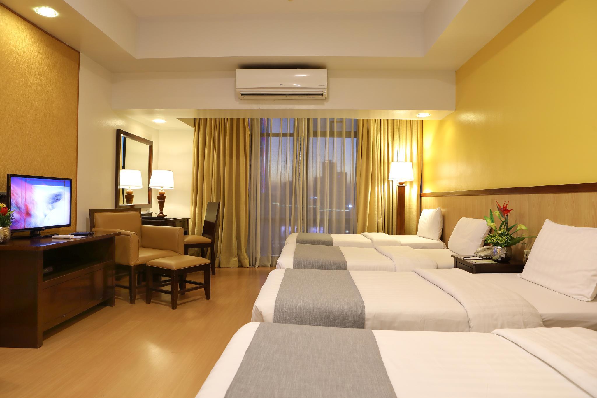The Malayan Plaza Hotel Pasig City Kültér fotó