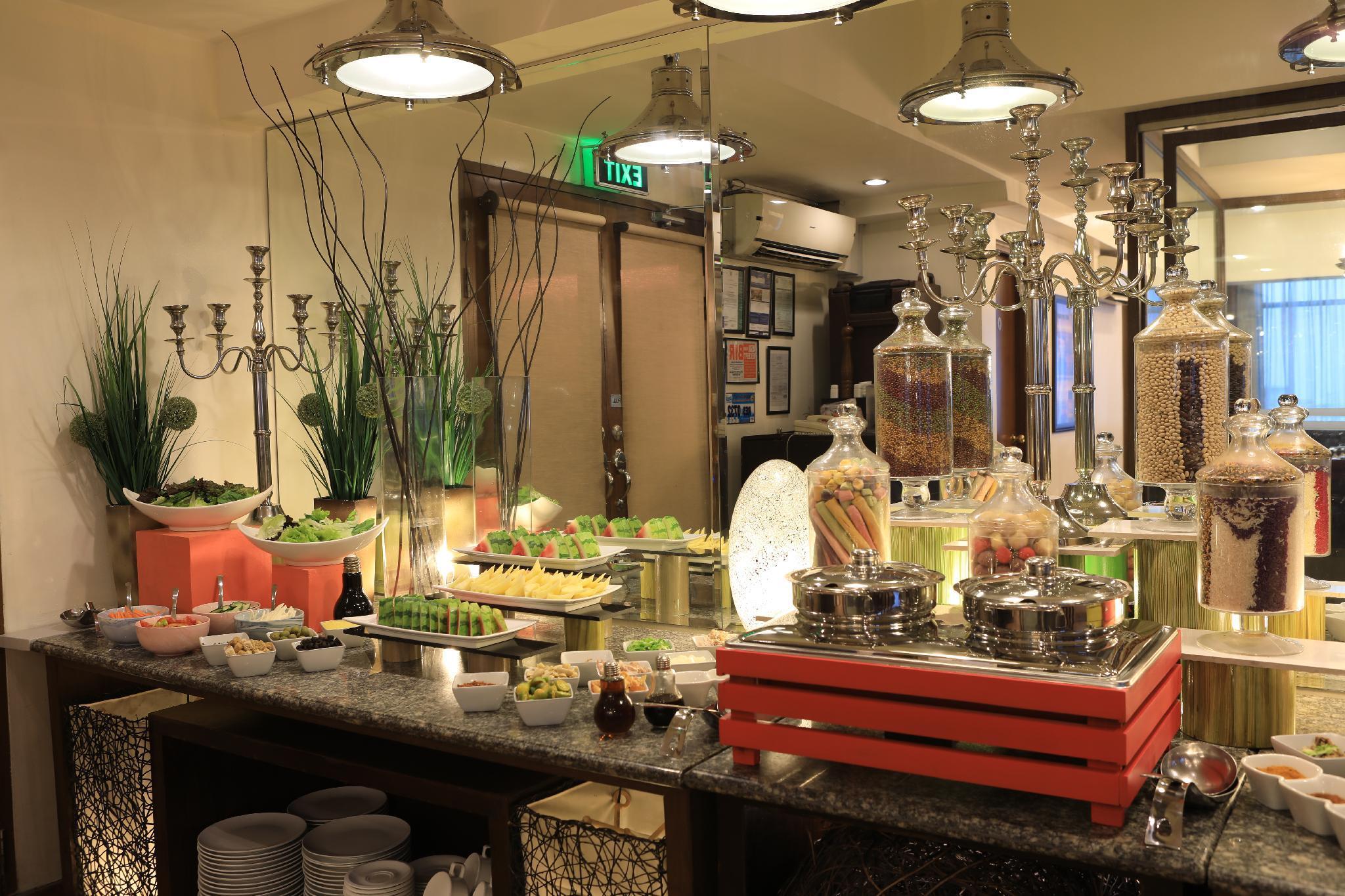 The Malayan Plaza Hotel Pasig City Kültér fotó