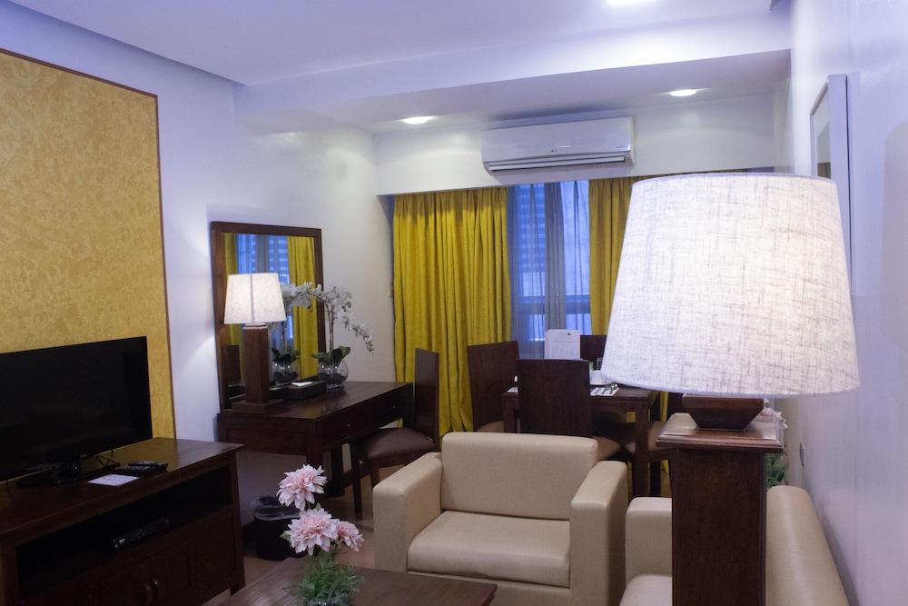 The Malayan Plaza Hotel Pasig City Kültér fotó